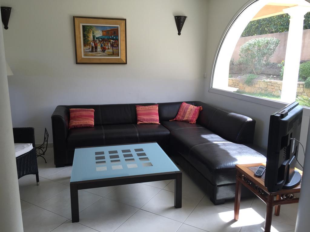 Belle villa à Saint Raphaël dans clos privé Extérieur photo